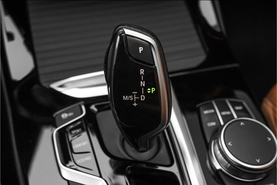 BMW X3 xDrive30e High Ex M-Sport Pano Keyless Trekhaak Camera 19"