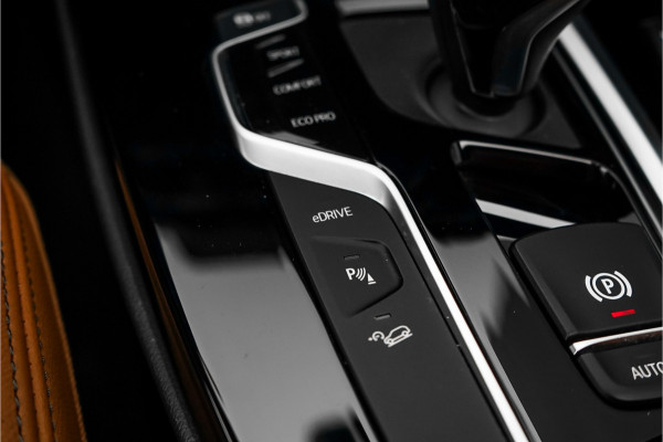 BMW X3 xDrive30e High Ex M-Sport Pano Keyless Trekhaak Camera 19"