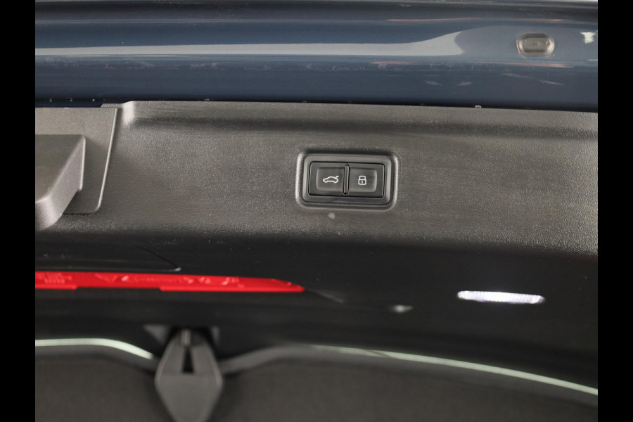 Audi A6 Avant e-tron Advanced edition performance 100 kWh 367 pk | Navigatie | Warmtepomp | Parkeersensoren (Park assist) | Rondomzicht camera | Elektr. voorstoelen | Stoelverwarming v/a | Matrix LED |