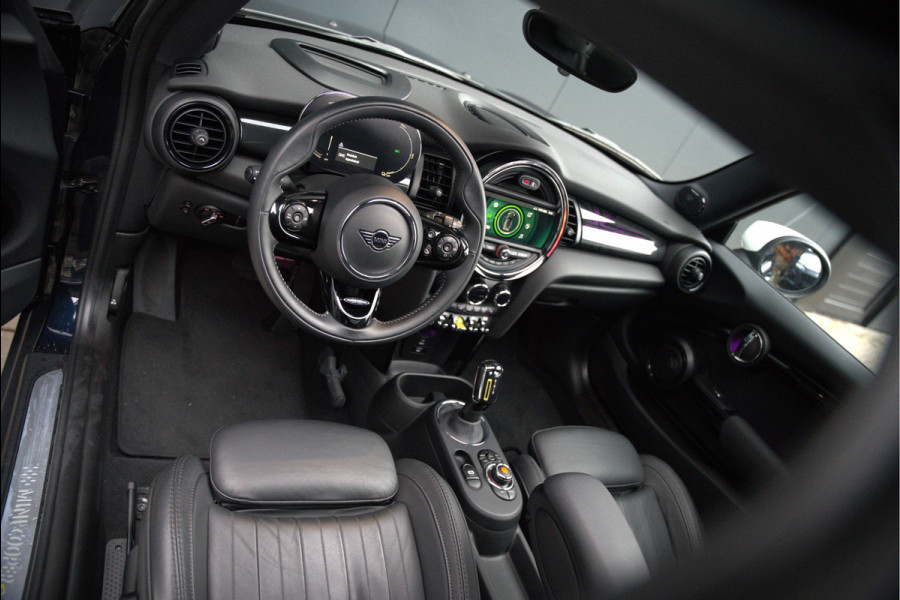 MINI Mini Electric Yours 33 kWh | Panoramadak | Harman Kardon | Head-Up Display | Union Jack | Stoelverwarming | Keyless | Apple Carplay | Navigatie | Camera | Parkeersensoren | Warmtepomp | Leer | Cruise Control | DAB |