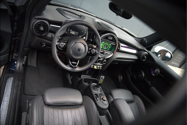 MINI Mini Electric Yours 33 kWh | Panoramadak | Harman Kardon | Head-Up Display | Union Jack | Stoelverwarming | Keyless | Apple Carplay | Navigatie | Camera | Parkeersensoren | Warmtepomp | Leer | Cruise Control | DAB |