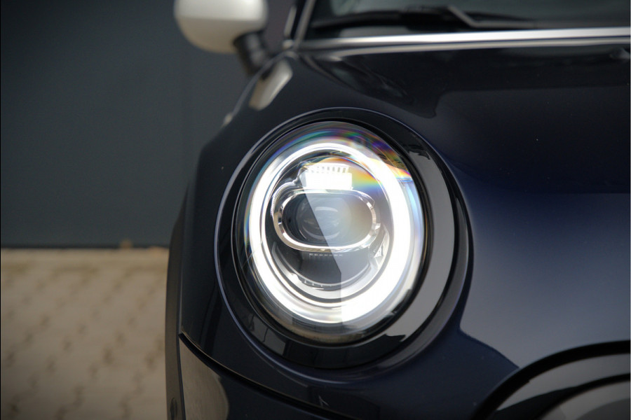 MINI Mini Electric Yours 33 kWh | Panoramadak | Harman Kardon | Head-Up Display | Union Jack | Stoelverwarming | Keyless | Apple Carplay | Navigatie | Camera | Parkeersensoren | Warmtepomp | Leer | Cruise Control | DAB |