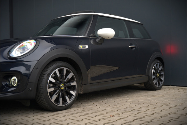 MINI Mini Electric Yours 33 kWh | Panoramadak | Harman Kardon | Head-Up Display | Union Jack | Stoelverwarming | Keyless | Apple Carplay | Navigatie | Camera | Parkeersensoren | Warmtepomp | Leer | Cruise Control | DAB |