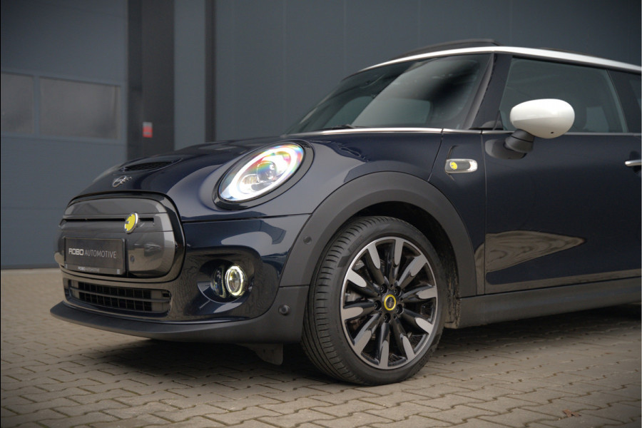 MINI Mini Electric Yours 33 kWh | Panoramadak | Harman Kardon | Head-Up Display | Union Jack | Stoelverwarming | Keyless | Apple Carplay | Navigatie | Camera | Parkeersensoren | Warmtepomp | Leer | Cruise Control | DAB |