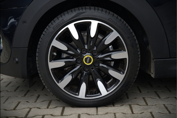 MINI Mini Electric Yours 33 kWh | Panoramadak | Harman Kardon | Head-Up Display | Union Jack | Stoelverwarming | Keyless | Apple Carplay | Navigatie | Camera | Parkeersensoren | Warmtepomp | Leer | Cruise Control | DAB |