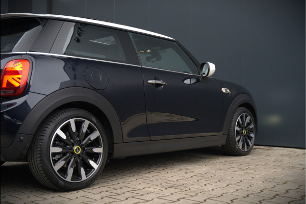 MINI Mini Electric Yours 33 kWh | Panoramadak | Harman Kardon | Head-Up Display | Union Jack | Stoelverwarming | Keyless | Apple Carplay | Navigatie | Camera | Parkeersensoren | Warmtepomp | Leer | Cruise Control | DAB |
