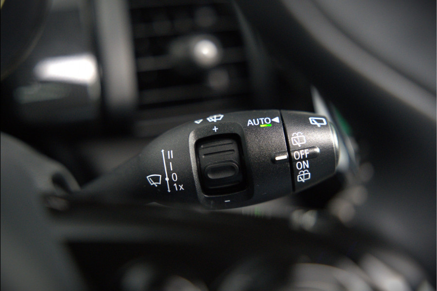 MINI Mini Electric Yours 33 kWh | Panoramadak | Harman Kardon | Head-Up Display | Union Jack | Stoelverwarming | Keyless | Apple Carplay | Navigatie | Camera | Parkeersensoren | Warmtepomp | Leer | Cruise Control | DAB |