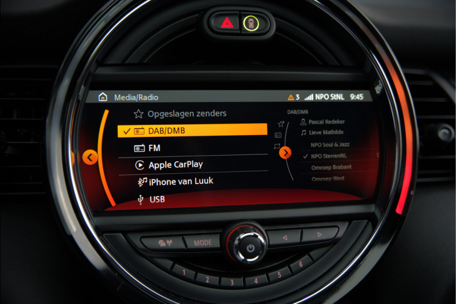 MINI Mini Electric Yours 33 kWh | Panoramadak | Harman Kardon | Head-Up Display | Union Jack | Stoelverwarming | Keyless | Apple Carplay | Navigatie | Camera | Parkeersensoren | Warmtepomp | Leer | Cruise Control | DAB |