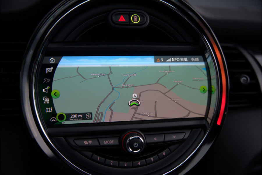 MINI Mini Electric Yours 33 kWh | Panoramadak | Harman Kardon | Head-Up Display | Union Jack | Stoelverwarming | Keyless | Apple Carplay | Navigatie | Camera | Parkeersensoren | Warmtepomp | Leer | Cruise Control | DAB |