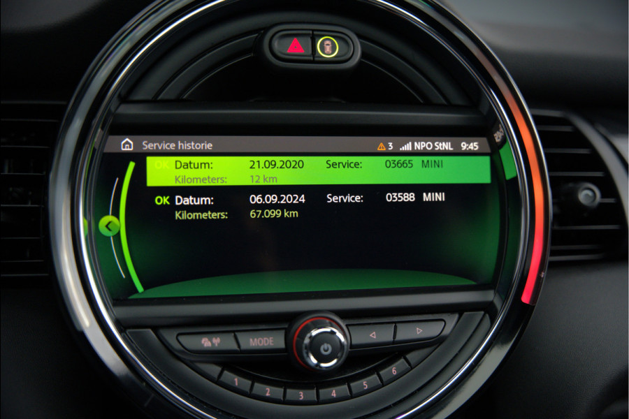 MINI Mini Electric Yours 33 kWh | Panoramadak | Harman Kardon | Head-Up Display | Union Jack | Stoelverwarming | Keyless | Apple Carplay | Navigatie | Camera | Parkeersensoren | Warmtepomp | Leer | Cruise Control | DAB |