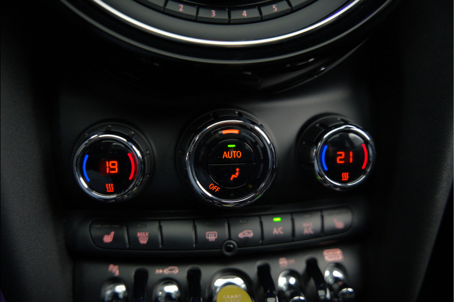 MINI Mini Electric Yours 33 kWh | Panoramadak | Harman Kardon | Head-Up Display | Union Jack | Stoelverwarming | Keyless | Apple Carplay | Navigatie | Camera | Parkeersensoren | Warmtepomp | Leer | Cruise Control | DAB |