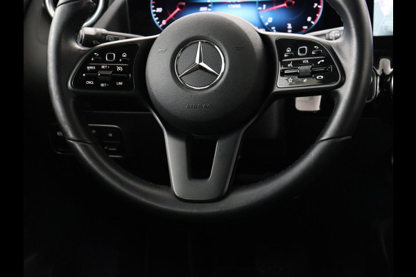 Mercedes-Benz B-Klasse 180 Business Solution | Panoramadak | Stoelverwarming | Carplay | Camera | Half leder | Navigatie | Park Assist | Keyless | Widescreen | Full LED