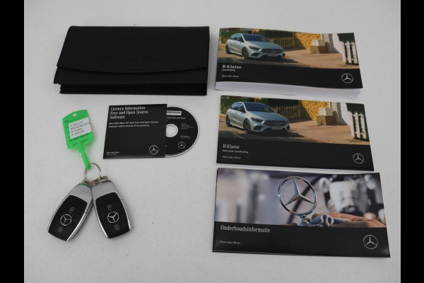 Mercedes-Benz B-Klasse 180 Business Solution | Panoramadak | Stoelverwarming | Carplay | Camera | Half leder | Navigatie | Park Assist | Keyless | Widescreen | Full LED