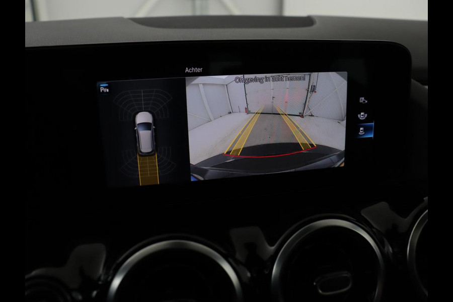 Mercedes-Benz B-Klasse 180 Business Solution | Panoramadak | Stoelverwarming | Carplay | Camera | Half leder | Navigatie | Park Assist | Keyless | Widescreen | Full LED
