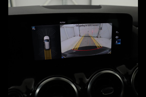 Mercedes-Benz B-Klasse 180 Business Solution | Panoramadak | Stoelverwarming | Carplay | Camera | Half leder | Navigatie | Park Assist | Keyless | Widescreen | Full LED