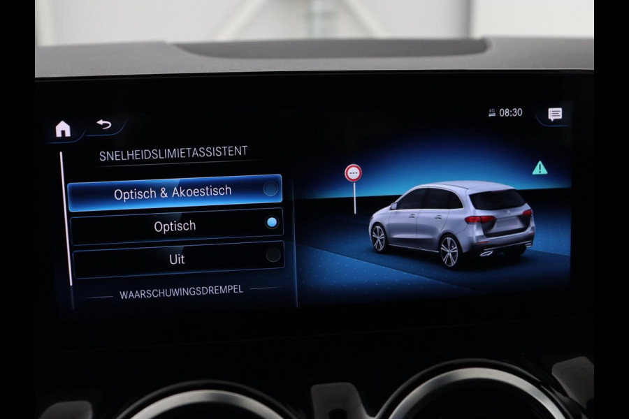 Mercedes-Benz B-Klasse 180 Business Solution | Panoramadak | Stoelverwarming | Carplay | Camera | Half leder | Navigatie | Park Assist | Keyless | Widescreen | Full LED