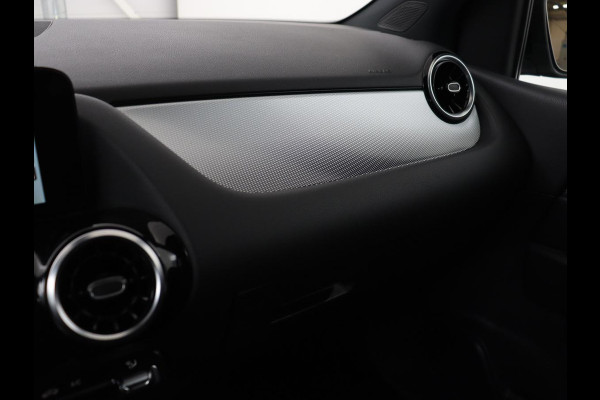 Mercedes-Benz B-Klasse 180 Business Solution | Panoramadak | Stoelverwarming | Carplay | Camera | Half leder | Navigatie | Park Assist | Keyless | Widescreen | Full LED