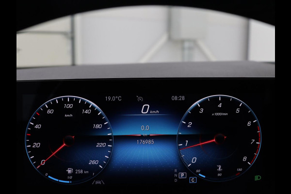Mercedes-Benz B-Klasse 180 Business Solution | Panoramadak | Stoelverwarming | Carplay | Camera | Half leder | Navigatie | Park Assist | Keyless | Widescreen | Full LED
