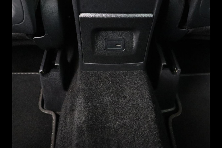 Mercedes-Benz B-Klasse 180 Business Solution | Panoramadak | Stoelverwarming | Carplay | Camera | Half leder | Navigatie | Park Assist | Keyless | Widescreen | Full LED