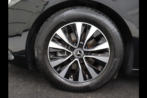 Mercedes-Benz B-Klasse 180 Business Solution | Panoramadak | Stoelverwarming | Carplay | Camera | Half leder | Navigatie | Park Assist | Keyless | Widescreen | Full LED