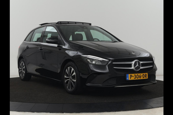 Mercedes-Benz B-Klasse 180 Business Solution | Panoramadak | Stoelverwarming | Carplay | Camera | Half leder | Navigatie | Park Assist | Keyless | Widescreen | Full LED