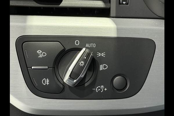 Audi A4 Avant 35 TFSI S Edition NW Model / Navi / Camera / Led / Trekhaak