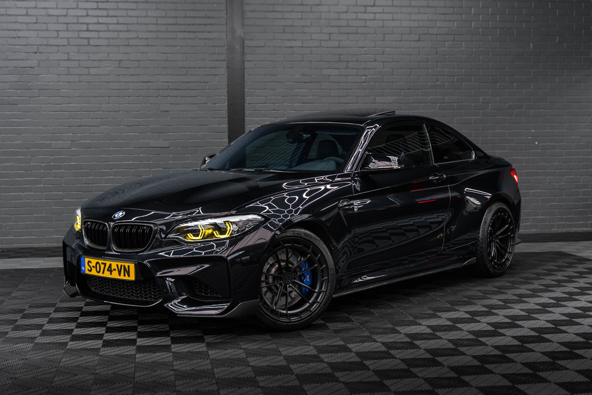 BMW 2 Serie Coupé M2 DCT | NOVA PERFORMANCE 19 INCH CUSTOM WHEELS | CS STOELEN | CS STUUR | CARBON INTERIEUR EN EXTERIEUR| voorzien van Target Blu Eye 2 en Laser Track Flare