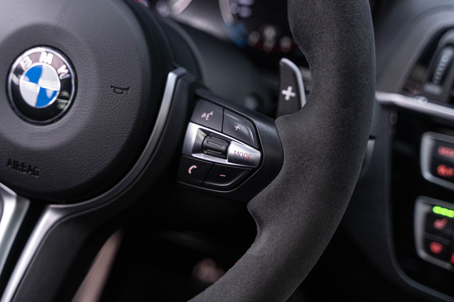 BMW 2 Serie Coupé M2 DCT | NOVA PERFORMANCE 19 INCH CUSTOM WHEELS | CS STOELEN | CS STUUR | CARBON INTERIEUR EN EXTERIEUR| voorzien van Target Blu Eye 2 en Laser Track Flare