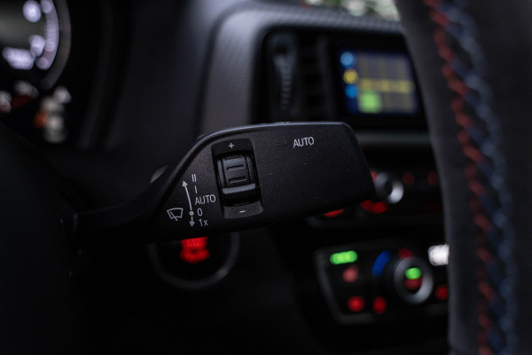 BMW 2 Serie Coupé M2 DCT | NOVA PERFORMANCE 19 INCH CUSTOM WHEELS | CS STOELEN | CS STUUR | CARBON INTERIEUR EN EXTERIEUR| voorzien van Target Blu Eye 2 en Laser Track Flare