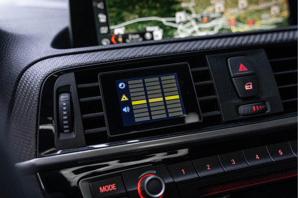 BMW 2 Serie Coupé M2 DCT | NOVA PERFORMANCE 19 INCH CUSTOM WHEELS | CS STOELEN | CS STUUR | CARBON INTERIEUR EN EXTERIEUR| voorzien van Target Blu Eye 2 en Laser Track Flare