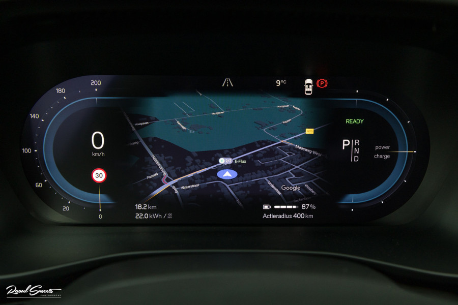 Volvo XC40 Recharge Twin Plus 82 kWh | Zwenkbare trekhaak | Adaptieve cruise | Blis | Full LED |