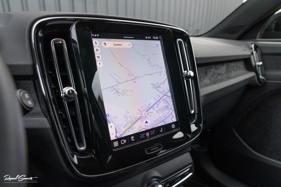 Volvo XC40 Recharge Twin Plus 82 kWh | Zwenkbare trekhaak | Adaptieve cruise | Blis | Full LED |