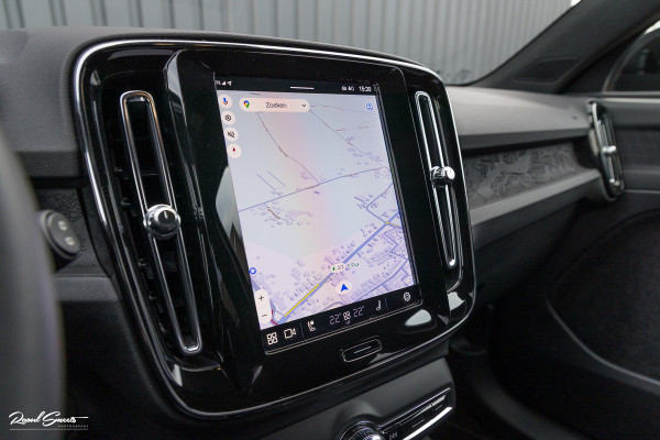 Volvo XC40 Recharge Twin Plus 82 kWh | Zwenkbare trekhaak | Adaptieve cruise | Blis | Full LED |