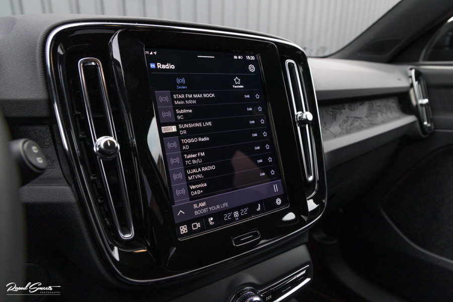 Volvo XC40 Recharge Twin Plus 82 kWh | Zwenkbare trekhaak | Adaptieve cruise | Blis | Full LED |