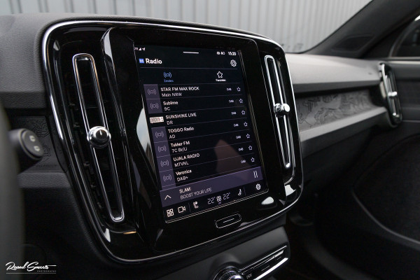 Volvo XC40 Recharge Twin Plus 82 kWh | Zwenkbare trekhaak | Adaptieve cruise | Blis | Full LED |