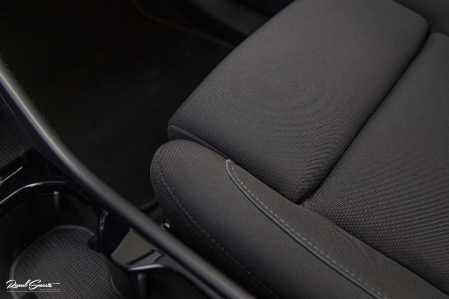 Volvo XC40 Recharge Twin Plus 82 kWh | Zwenkbare trekhaak | Adaptieve cruise | Blis | Full LED |