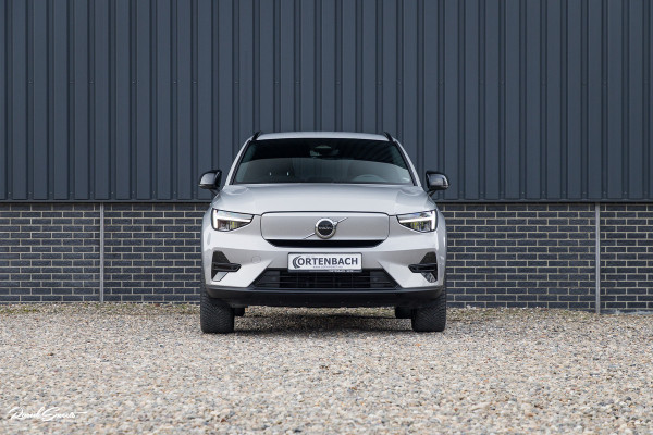 Volvo XC40 Recharge Twin Plus 82 kWh | Zwenkbare trekhaak | Adaptieve cruise | Blis | Full LED |