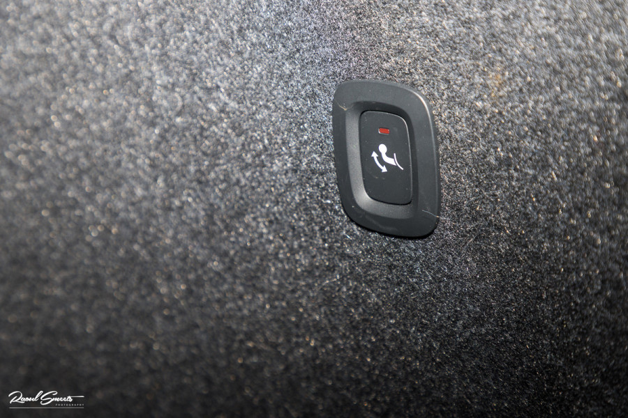 Volvo XC40 Recharge Twin Plus 82 kWh | Zwenkbare trekhaak | Adaptieve cruise | Blis | Full LED |