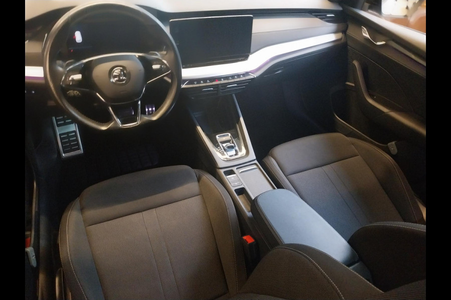 Škoda Octavia Combi 1.0 e-TSI Sport Business | Apple Carplay/Android Auto | Navigatie | Trekhaak | Parkeersensoren |