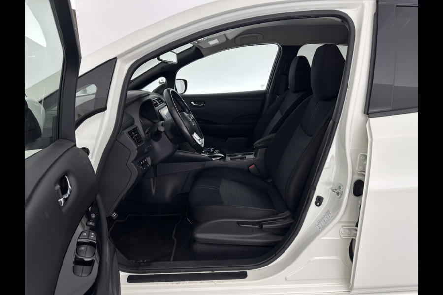 Nissan Leaf N-Connecta 40 kWh Aut. *ADAPTIVE-CRUISE | NAVI-FULLMAP | TOPVIEW | CARPLAY | KEYLESS | BLIND-SPOT |  DIGI-COCKPIT | COMFORT-SEATS | DAB | ECC | PDC | HEATED-SEATS | 17"ALU*