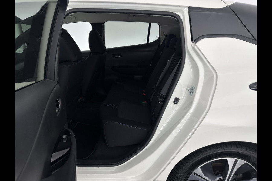 Nissan Leaf N-Connecta 40 kWh Aut. *ADAPTIVE-CRUISE | NAVI-FULLMAP | TOPVIEW | CARPLAY | KEYLESS | BLIND-SPOT |  DIGI-COCKPIT | COMFORT-SEATS | DAB | ECC | PDC | HEATED-SEATS | 17"ALU*