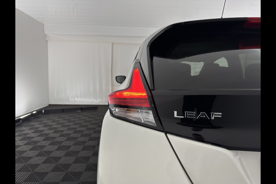 Nissan Leaf N-Connecta 40 kWh Aut. *ADAPTIVE-CRUISE | NAVI-FULLMAP | TOPVIEW | CARPLAY | KEYLESS | BLIND-SPOT |  DIGI-COCKPIT | COMFORT-SEATS | DAB | ECC | PDC | HEATED-SEATS | 17"ALU*