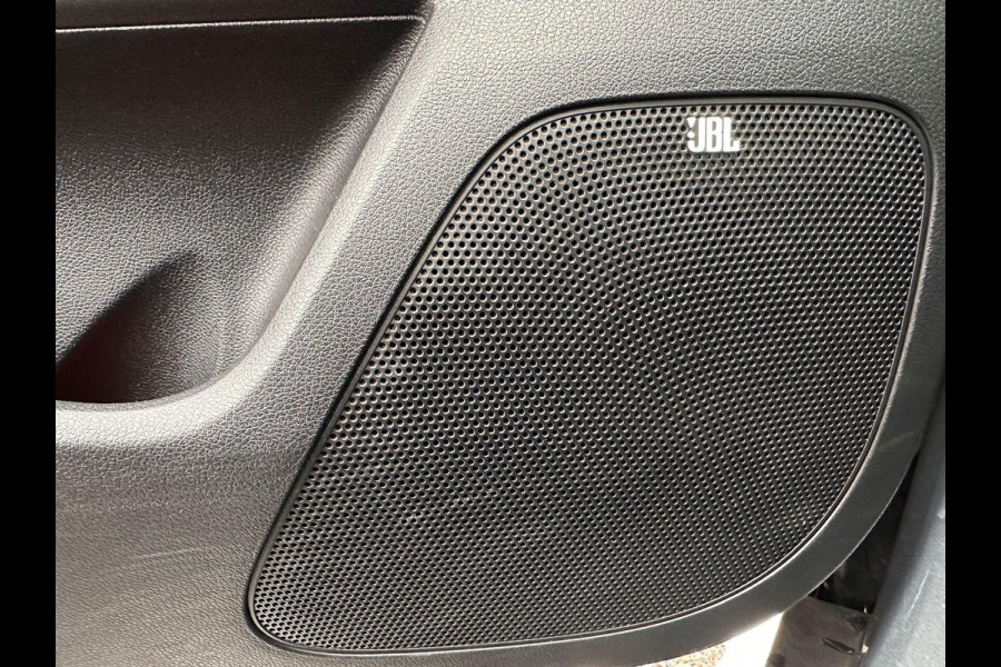 Kia Sportage 1.6 GDI DynamicLine | Leder | Trekhaak | Stoel&Stuurverwarming | JBL-Audio | Climate | Navi |