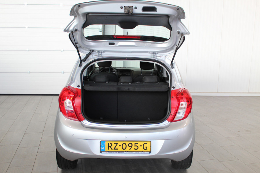 Opel KARL 1.0-75pk ecoFLEX Edition. Erg nette hoogzitter ! Slechts 59.000km ! Airco, parkeersensoren achter, cruise control, Bluetooth telefoonvoorbereidng, metallic lak etc.