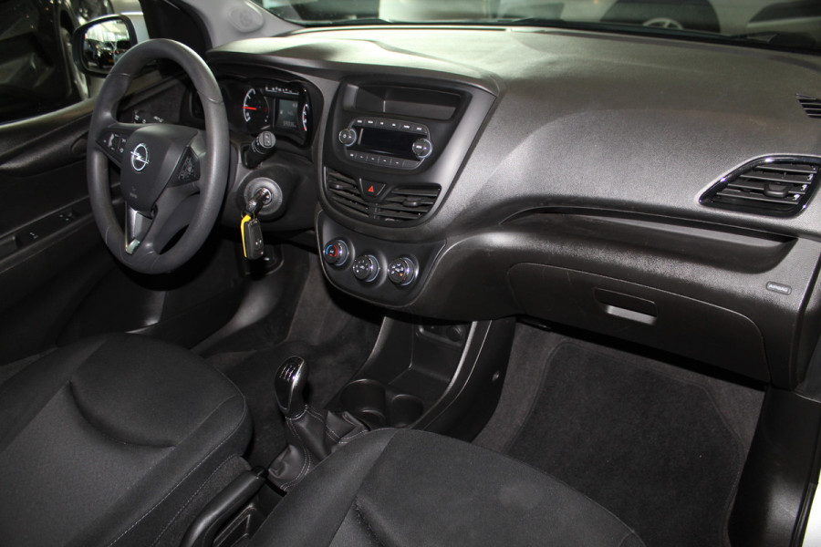 Opel KARL 1.0-75pk ecoFLEX Edition. Erg nette hoogzitter ! Slechts 59.000km ! Airco, parkeersensoren achter, cruise control, Bluetooth telefoonvoorbereidng, metallic lak etc.