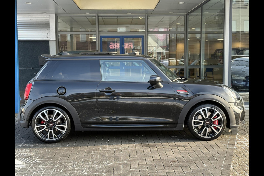 MINI Mini 2.0 John Cooper Works Essential 230pk | Panoramadak | Stoelverwarming |