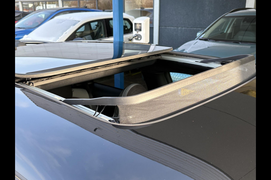 MINI Mini 2.0 John Cooper Works Essential 230pk | Panoramadak | Stoelverwarming |