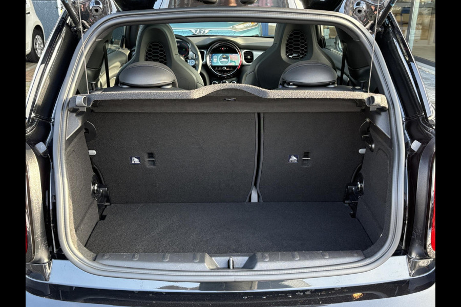 MINI Mini 2.0 John Cooper Works Essential 230pk | Panoramadak | Stoelverwarming |