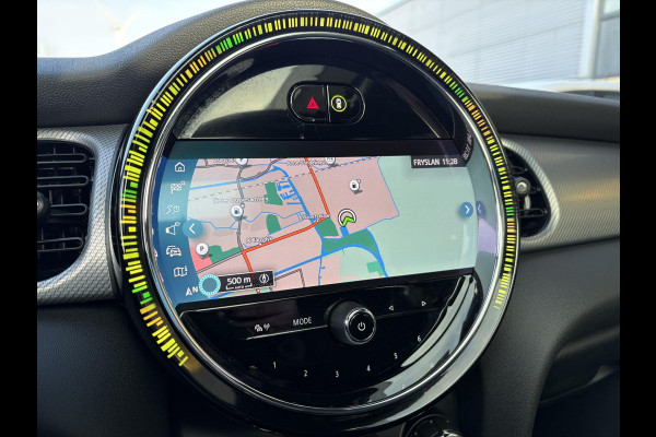 MINI Mini 2.0 John Cooper Works Essential 230pk | Panoramadak | Stoelverwarming |