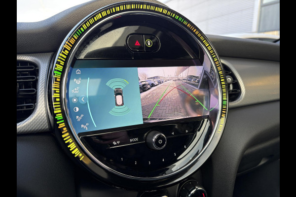 MINI Mini 2.0 John Cooper Works Essential 230pk | Panoramadak | Stoelverwarming |